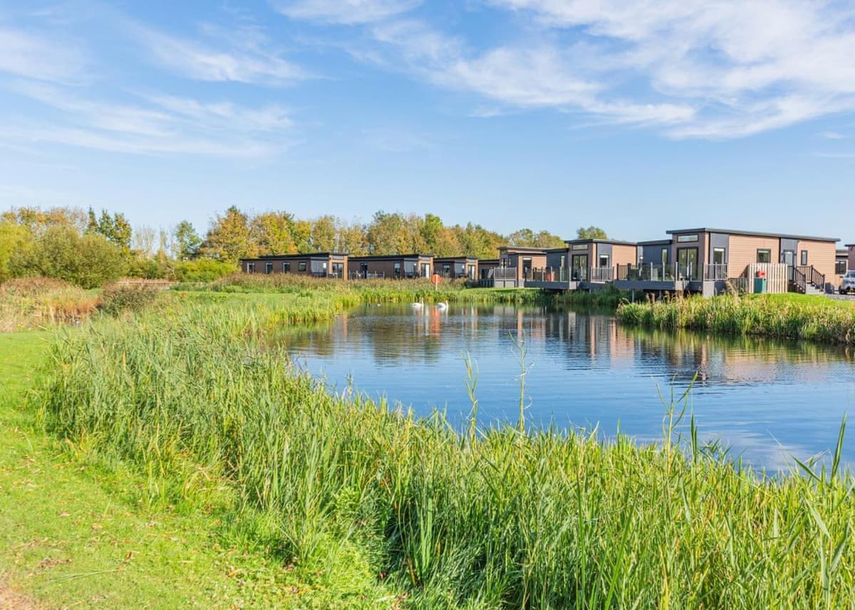 Waterside Hambleton Lakeside Lodges Poulton-le-Fylde Exterior photo