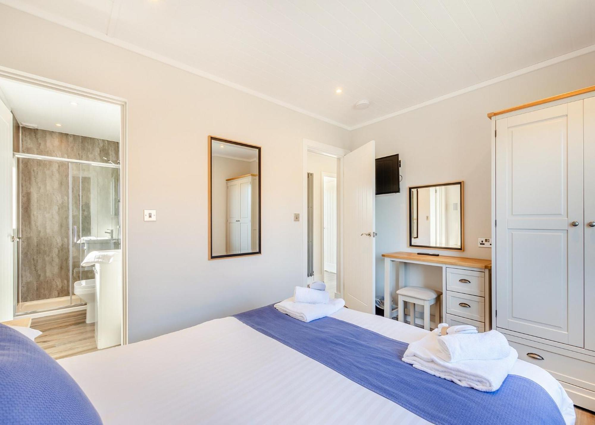 Waterside Hambleton Lakeside Lodges Poulton-le-Fylde Room photo